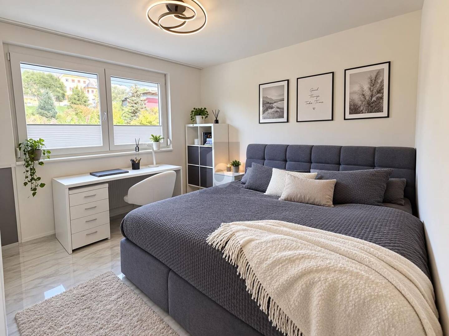 Familienwohnung mit privatem Pool und sonnigem Garten