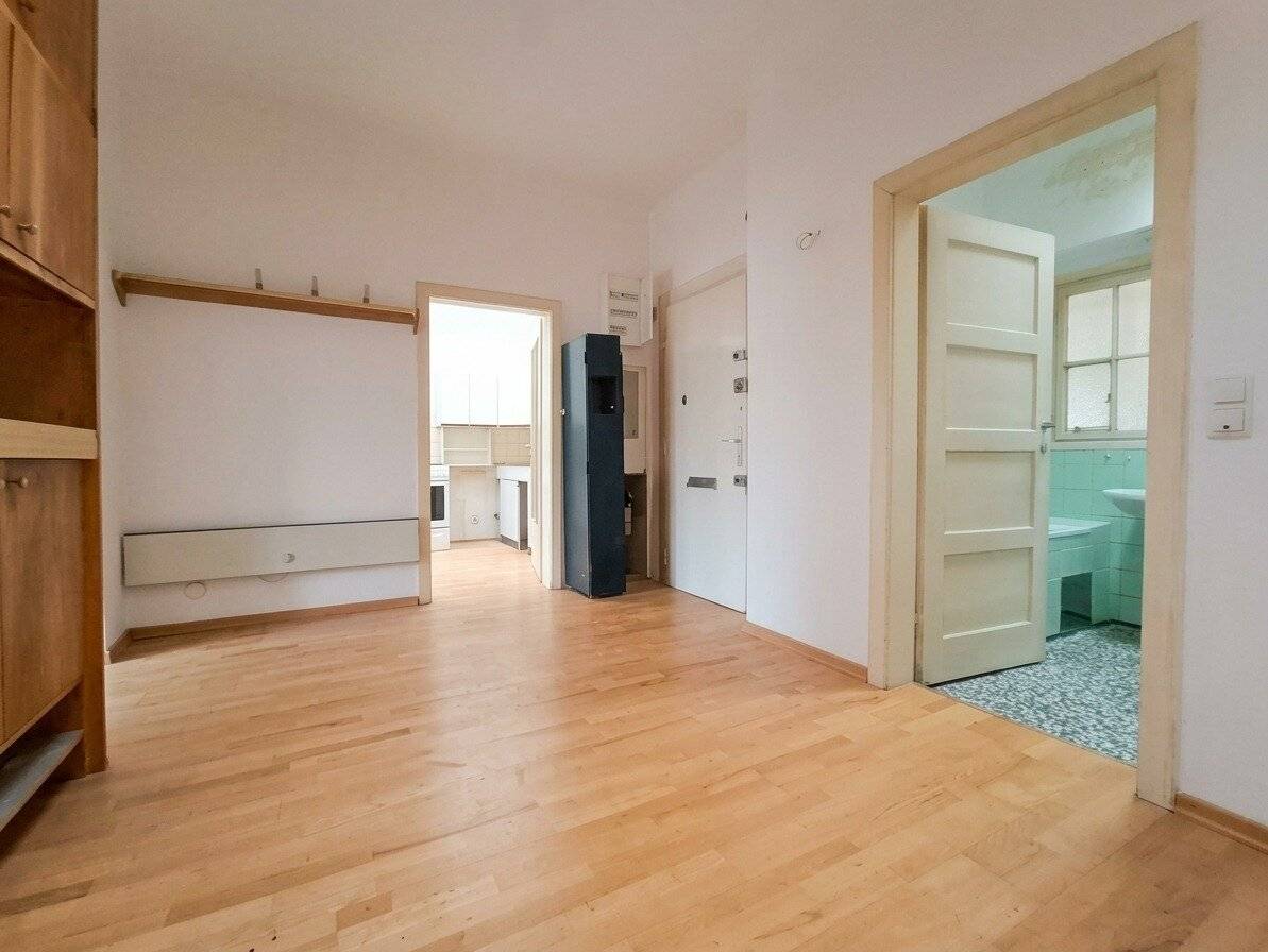 Above the roofs of Mariahilf! 5-room top-floor apartment with expansion possibility - near U4 Pilgramgasse