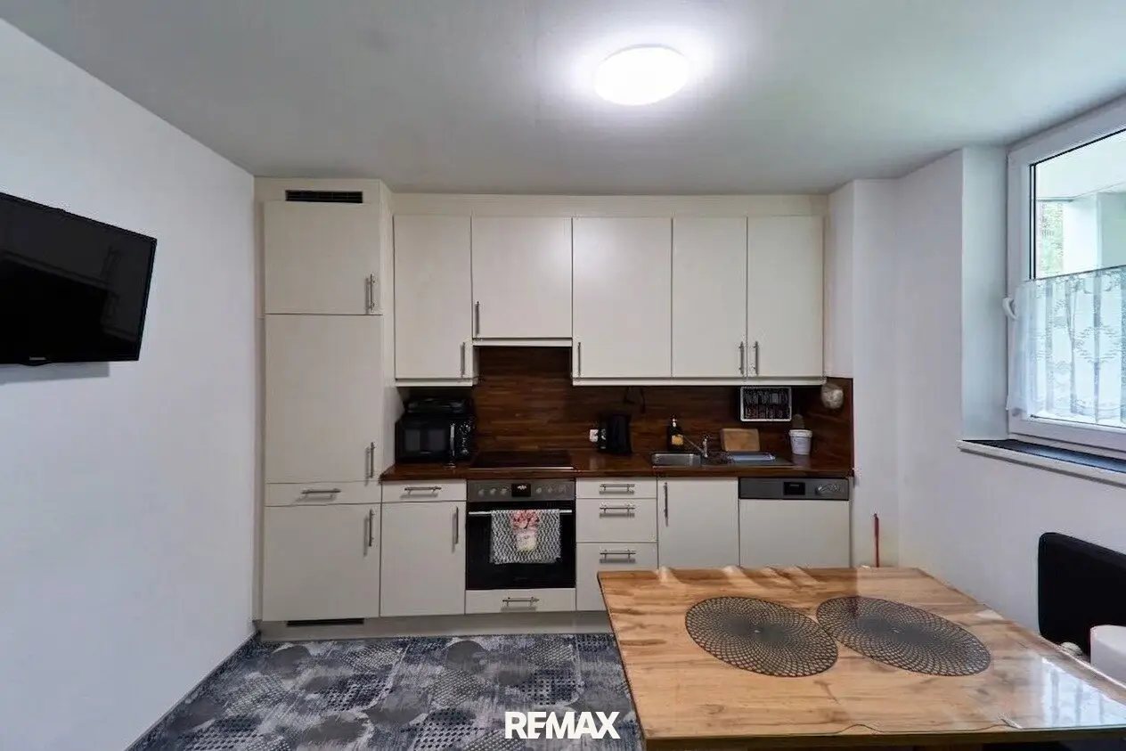 Attractive 2-room apartment with west terrace and underground parking space