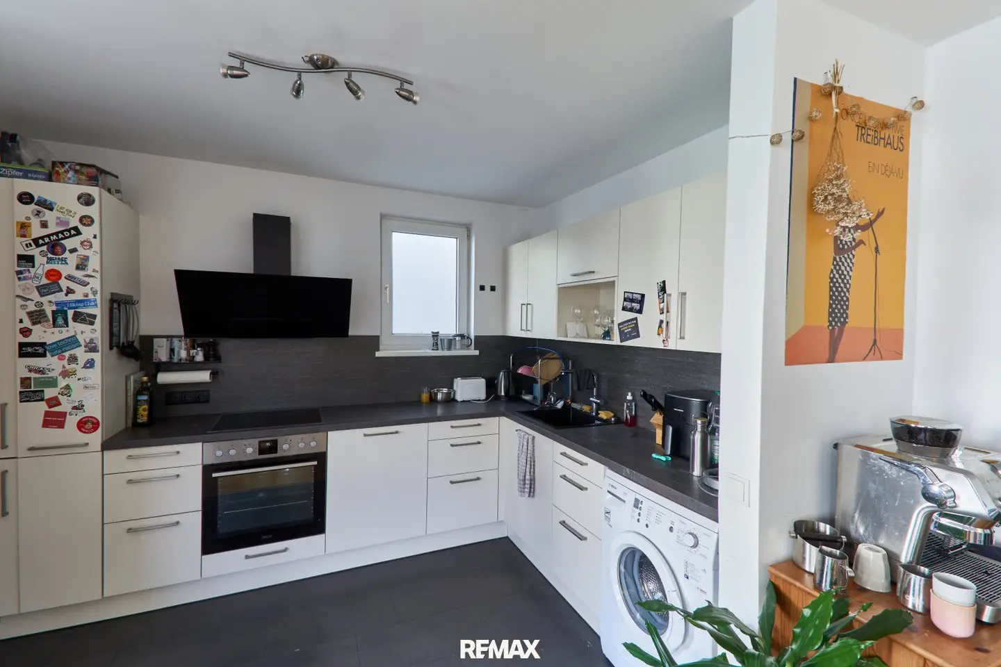Höttinger Au Attractive 4-room apartment with underground parking space