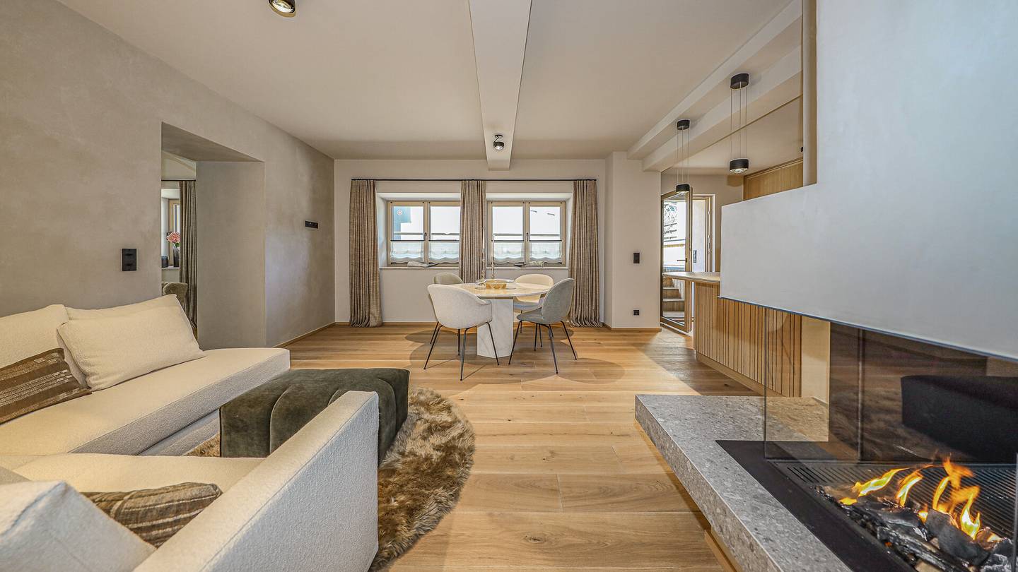 Exclusive apartment in historic townhouse with terrace