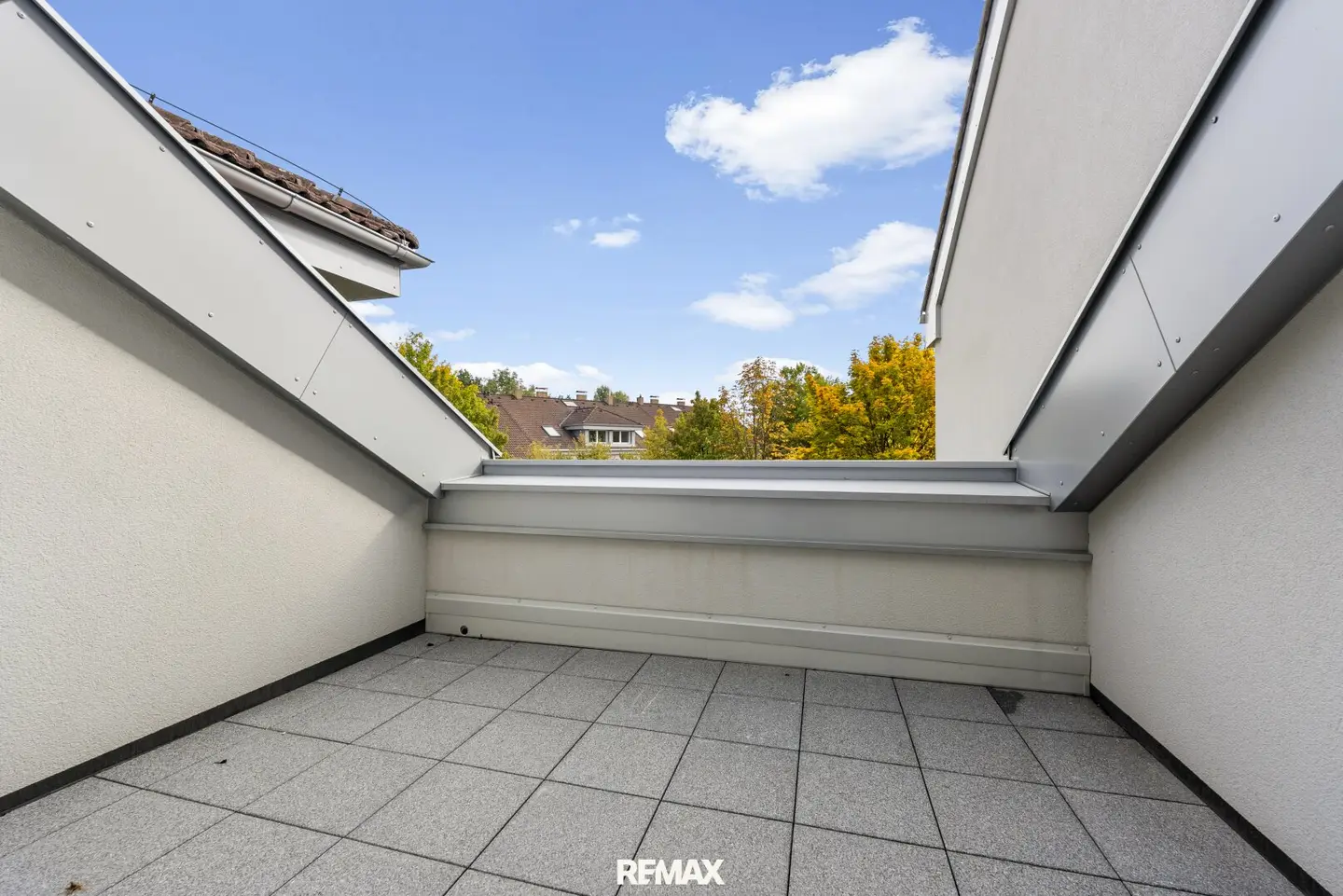 3-Zimmer-Dachterrassenwohnung mit Carport