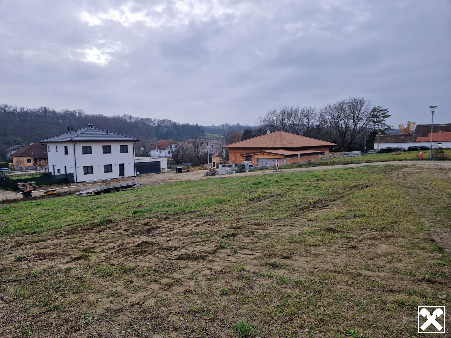 TOLLER AUSBLICK IN RUHIGER WOHNLAGE FÜR IHR PRIVATES EINFAMILIENHAUS MIT BAUZWANG