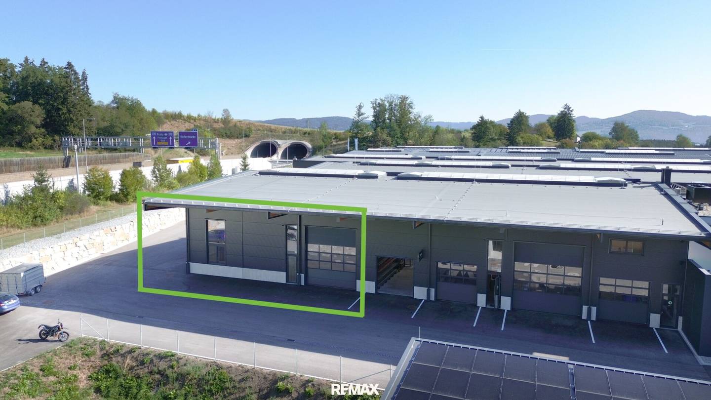 Optimal connected business location | 340 m² commercial hall in Betriebspark S10-Pernau
