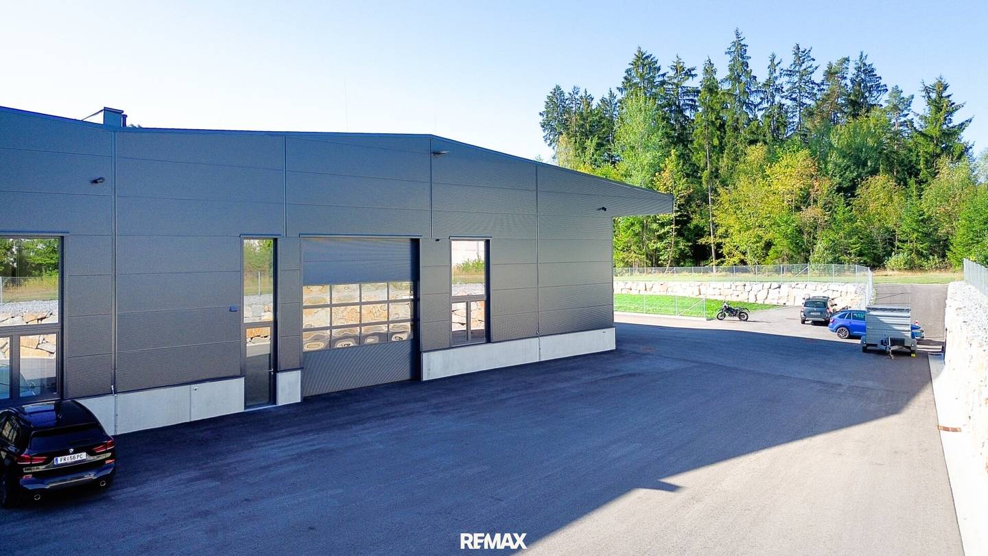 Optimal connected business location | 340 m² commercial hall in Betriebspark S10-Pernau