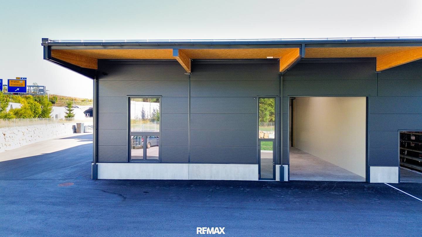 Optimal connected business location | 340 m² commercial hall in Betriebspark S10-Pernau