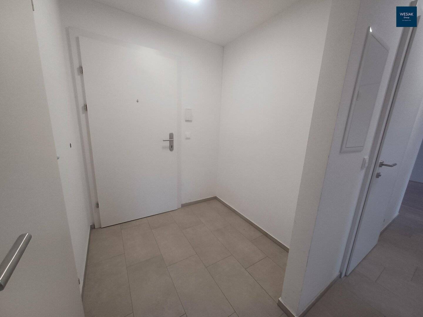 1st month rent-free High-quality 3-room apartment with balcony Smart City Süd Top 220