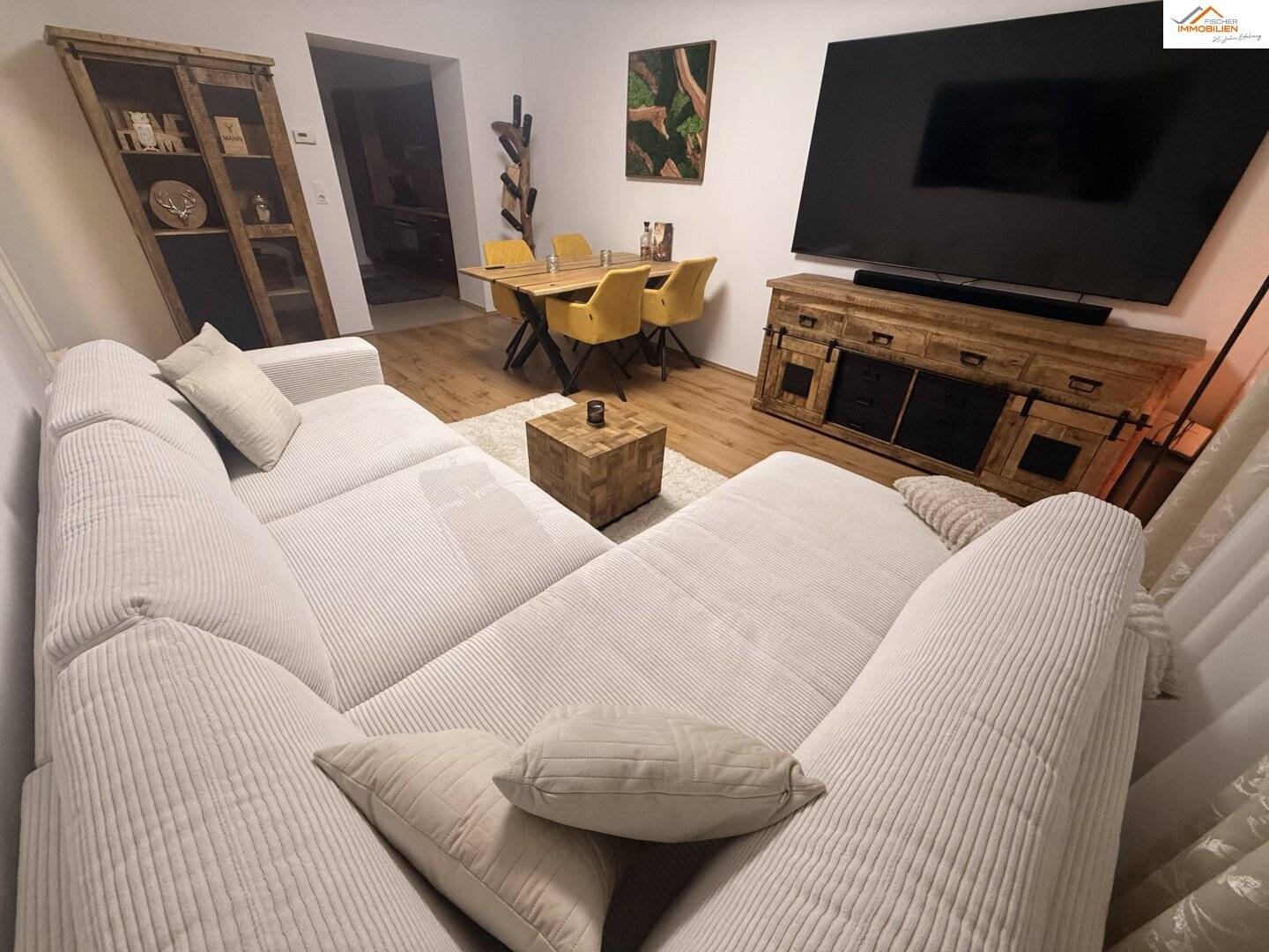 Exclusive 2-room rental apartment in the heart of Neunkirchen including 2 parking spaces