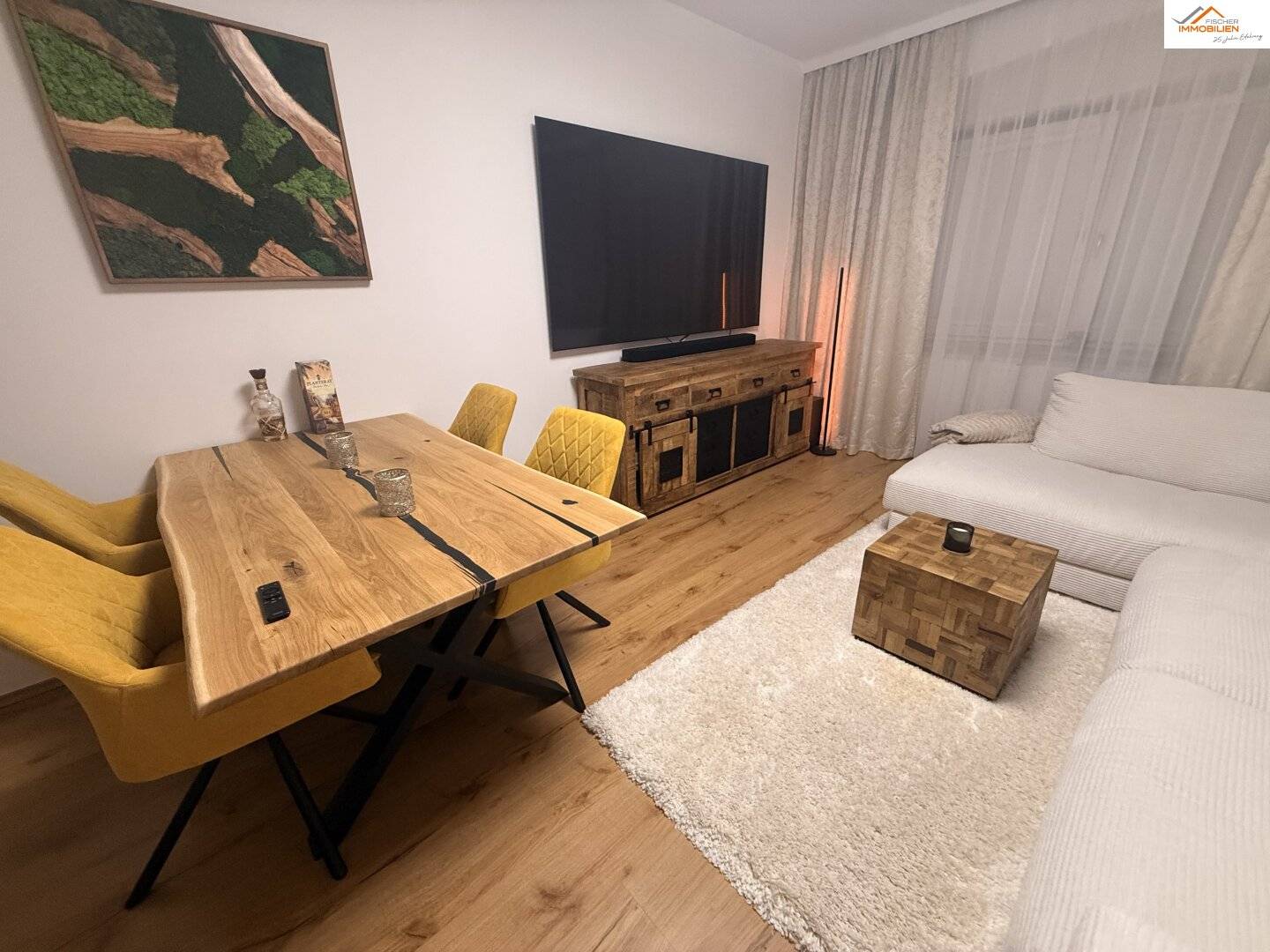 Exclusive 2-room rental apartment in the heart of Neunkirchen including 2 parking spaces