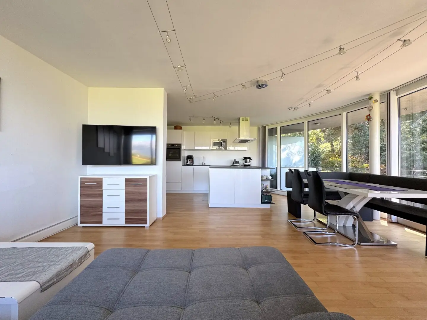 Patsch: Spacious 4-room garden apartment with panoramic view