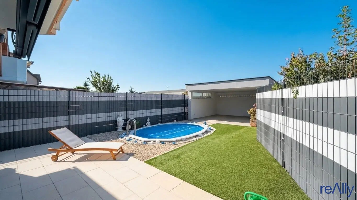 URLAUBSGEFÜHL ZUHAUSE – REIHENECKHAUS MIT POOL, SAUNA &amp; EXKLUSIVEM OUTDOOR-LIVING