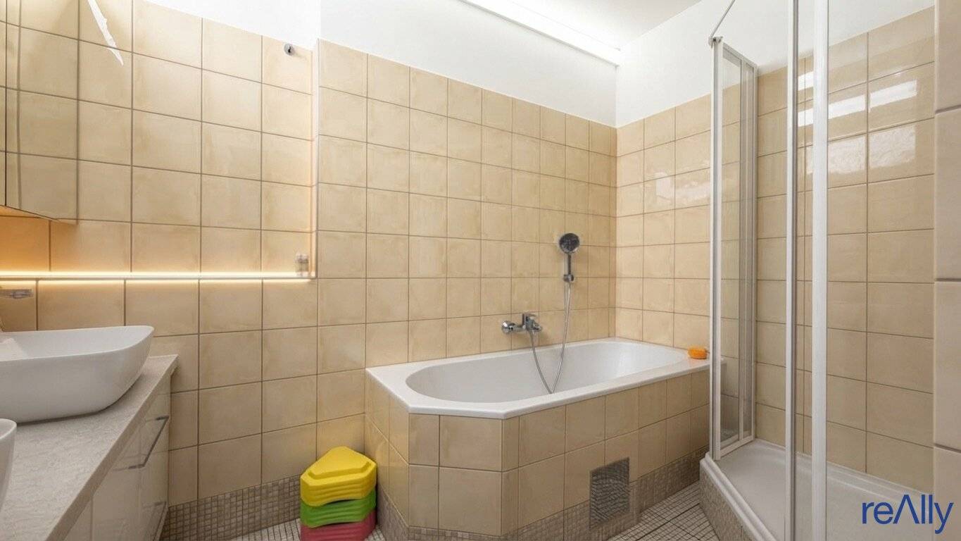 Familientraum mit Pool, Sauna, Outdoor-Living &amp; Klimaanlage