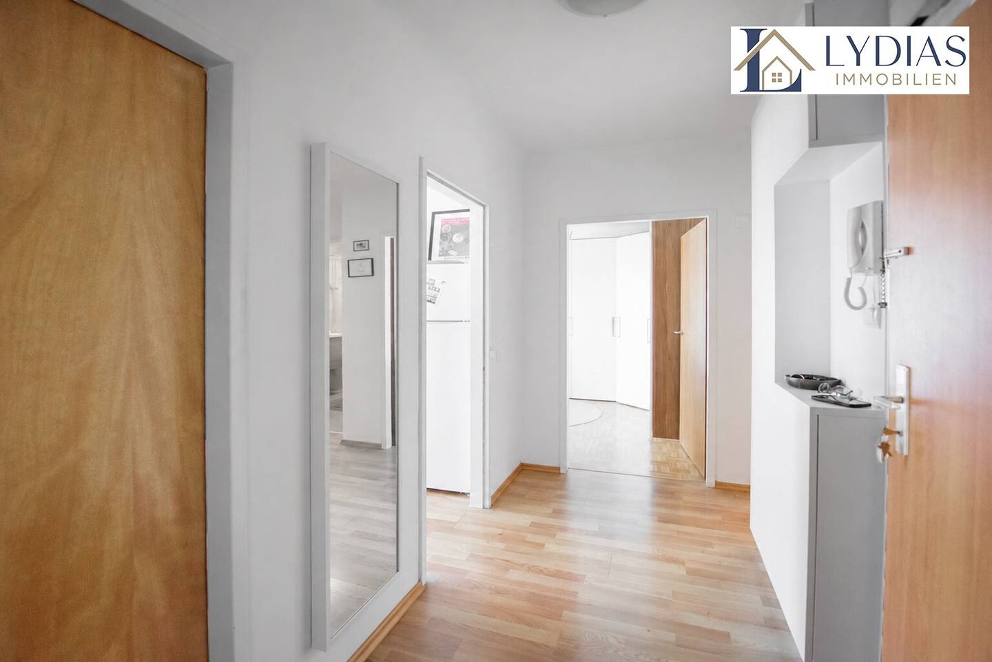 Bright and cozy 2.5-room apartment in quiet courtyard location, communal garden - top location near U6 station