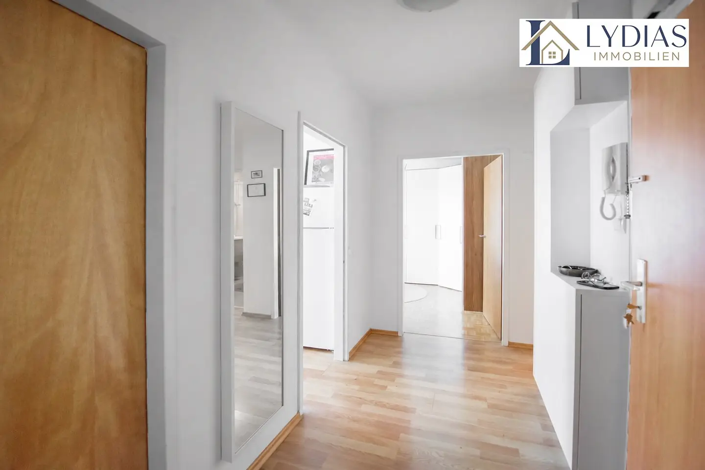 Bright and cozy 2.5-room apartment in quiet courtyard location, communal garden - top location near U6 station