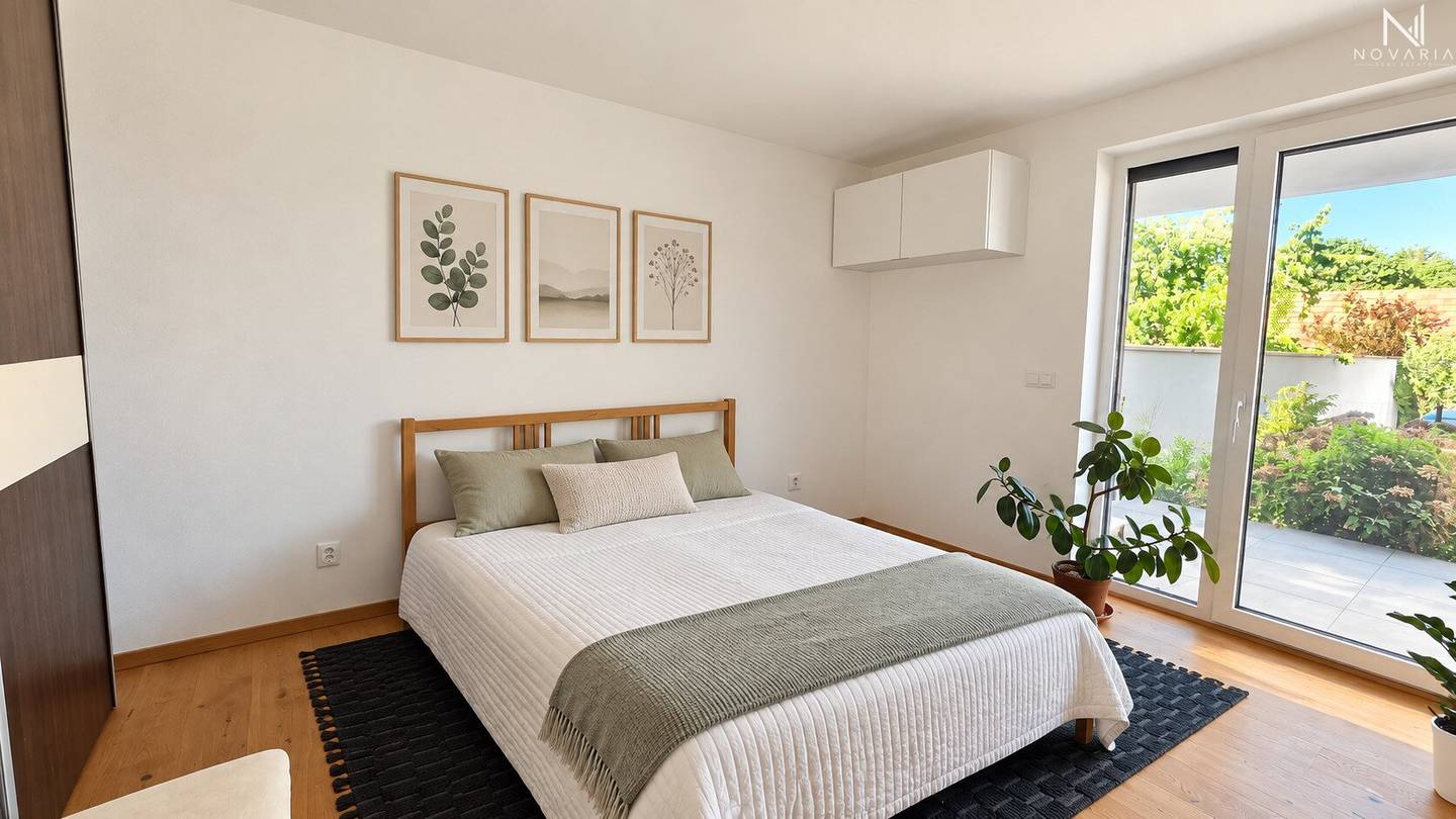 Like-new 4-room garden apartment with large loggia and parking space