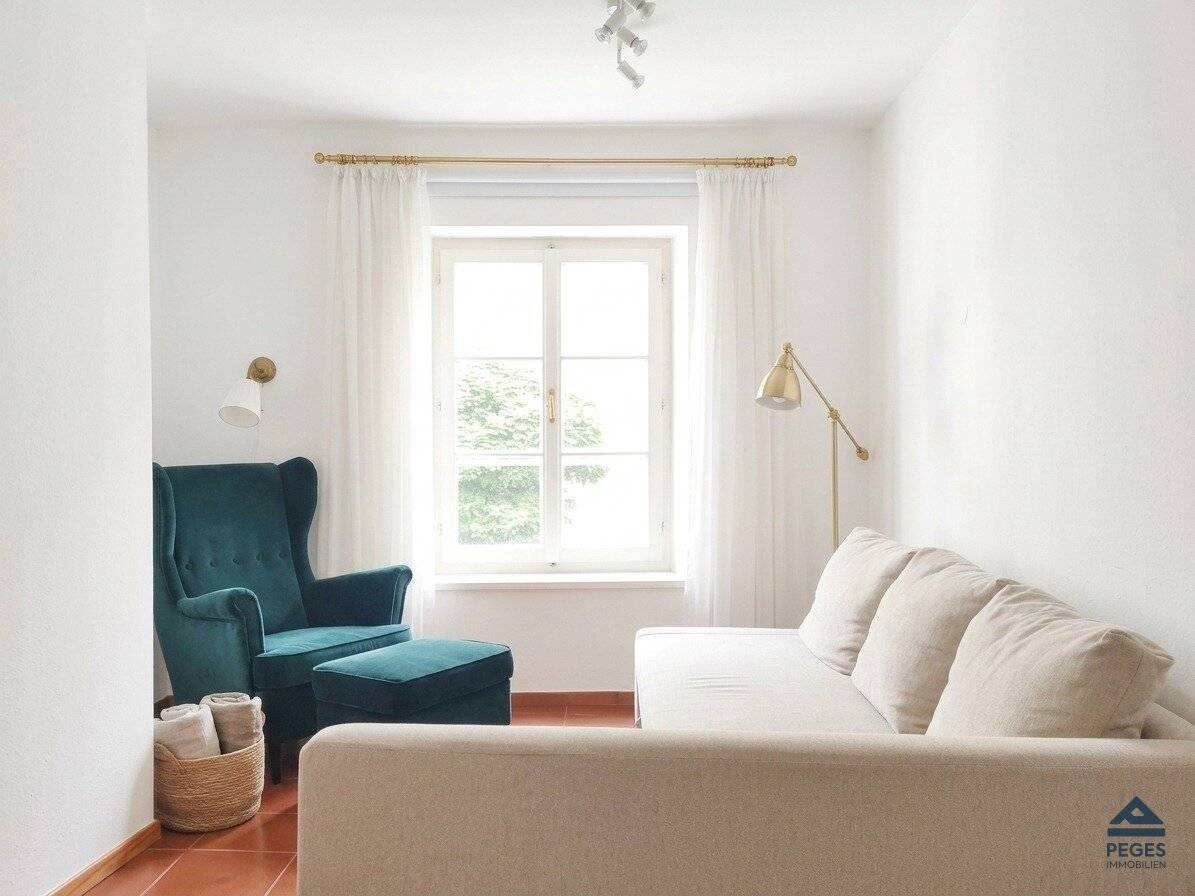 Ankommen und Wohnen: Möblierte 2-Zimmer-Wohnung in Altstadt-Lage