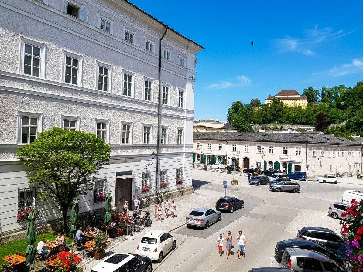 Ankommen und Wohnen: Möblierte 2-Zimmer-Wohnung in Altstadt-Lage