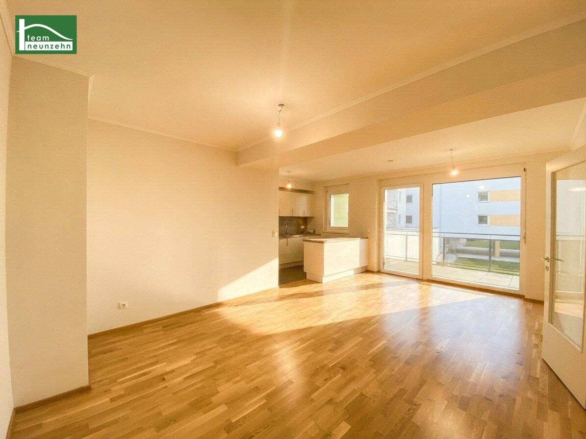 Centrally accessible 3-room apartment with large loggia in courtyard location Close to S-Bahn and Schwechat center