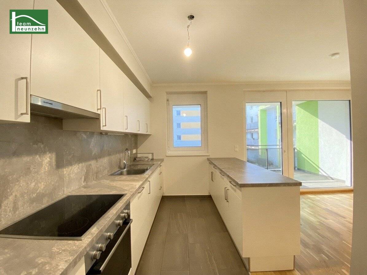 Centrally accessible 3-room apartment with large loggia in courtyard location Close to S-Bahn and Schwechat center
