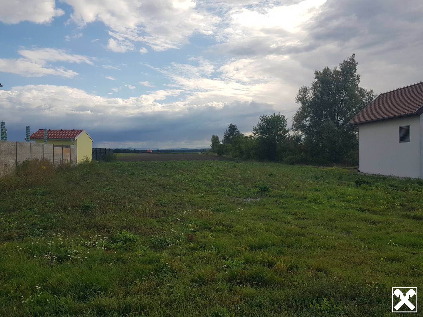 RARITÄT: BAUGRUNDSTÜCK IN ABSDORF OHNE BAUZWANG IN UNVERBAUBARER AUSSICHTSLAGE