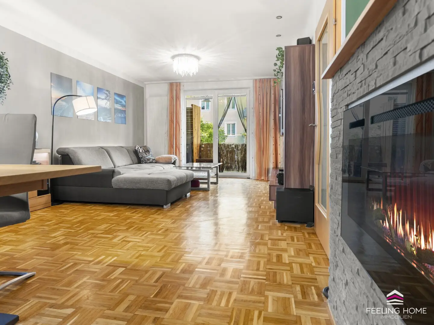 Wohlfühloase * Moderne 3-Zimmer-Wohnung mit Loggia und Elektrokamin in Ruhelage