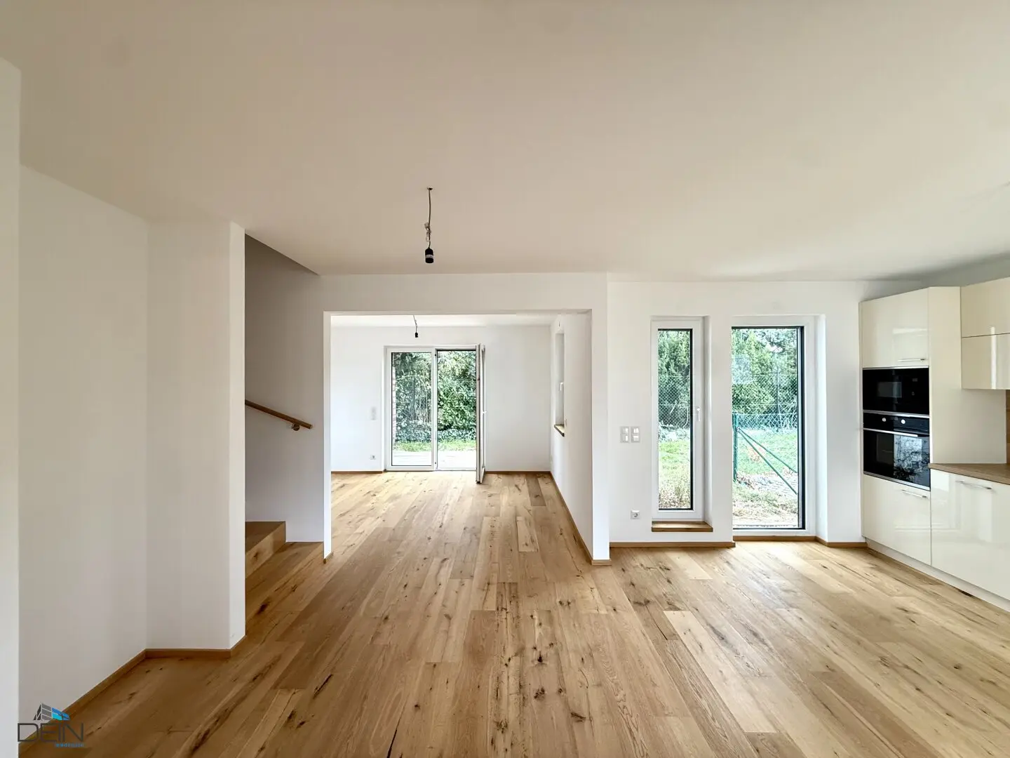 AKTION! TRAUMHAFTES 5 ZIMMER REIHENHAUS MIT EIGENGARTEN UND STELLPLATZ NÄHE U6 PERFEKTASTRASSE!