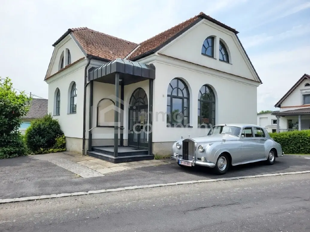 Detached house, office, medical practice, in excellent condition in the centre