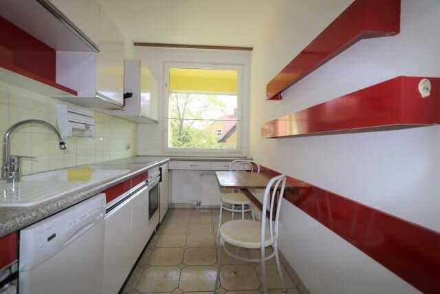 Well-kept 3-room apartment on 2nd floor with lift and loggia near Doblhoffpark