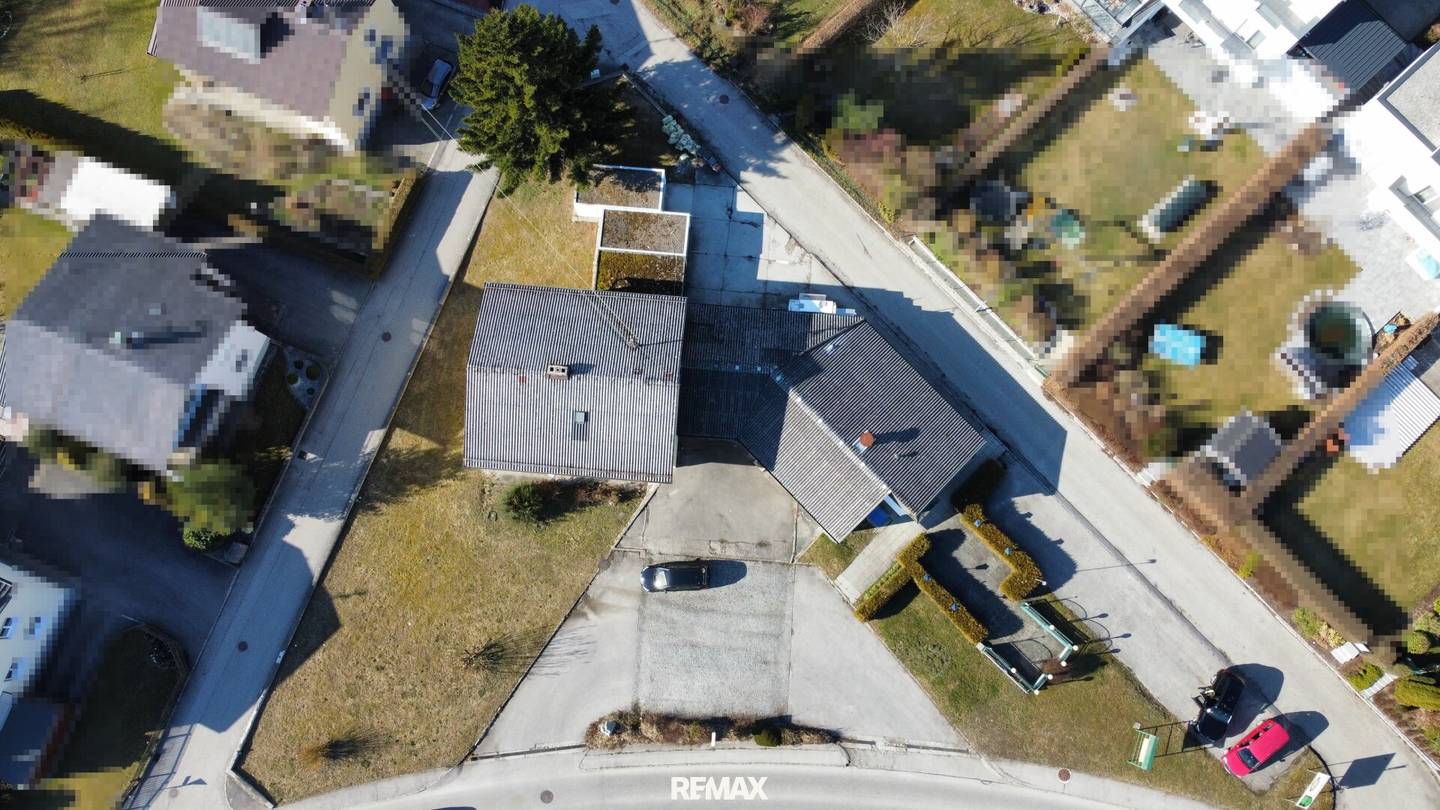 Attractive income property with 5 residential units, 1 gastronomy unit and approved developer project
