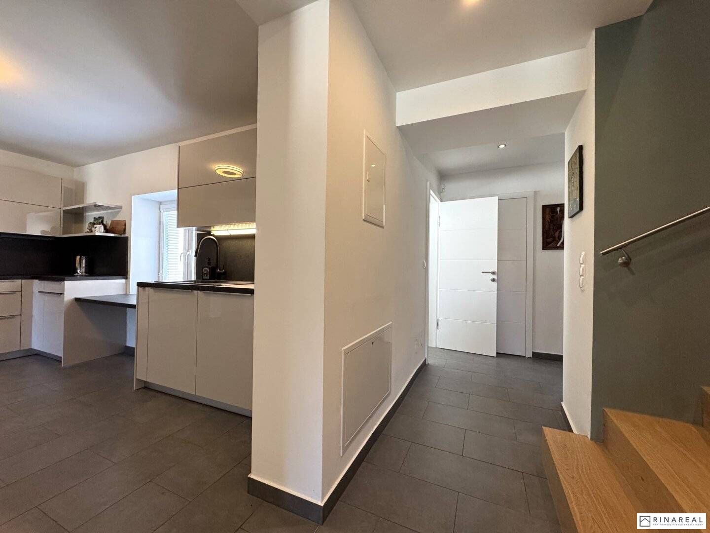 Townhouse feel in Perchtoldsdorf with castle view | Exclusive maisonette with terrace and private garden | 3 rooms | approx. 115 m² | Schremsgasse