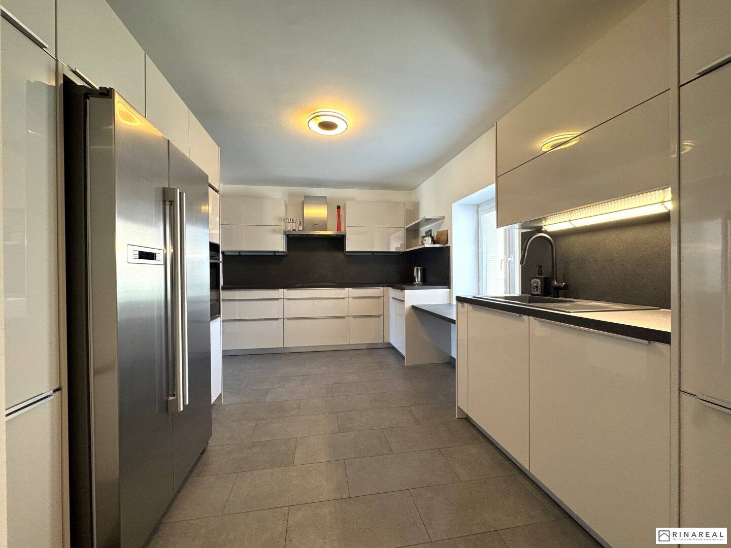 Townhouse feel in Perchtoldsdorf with castle view | Exclusive maisonette with terrace and private garden | 3 rooms | approx. 115 m² | Schremsgasse