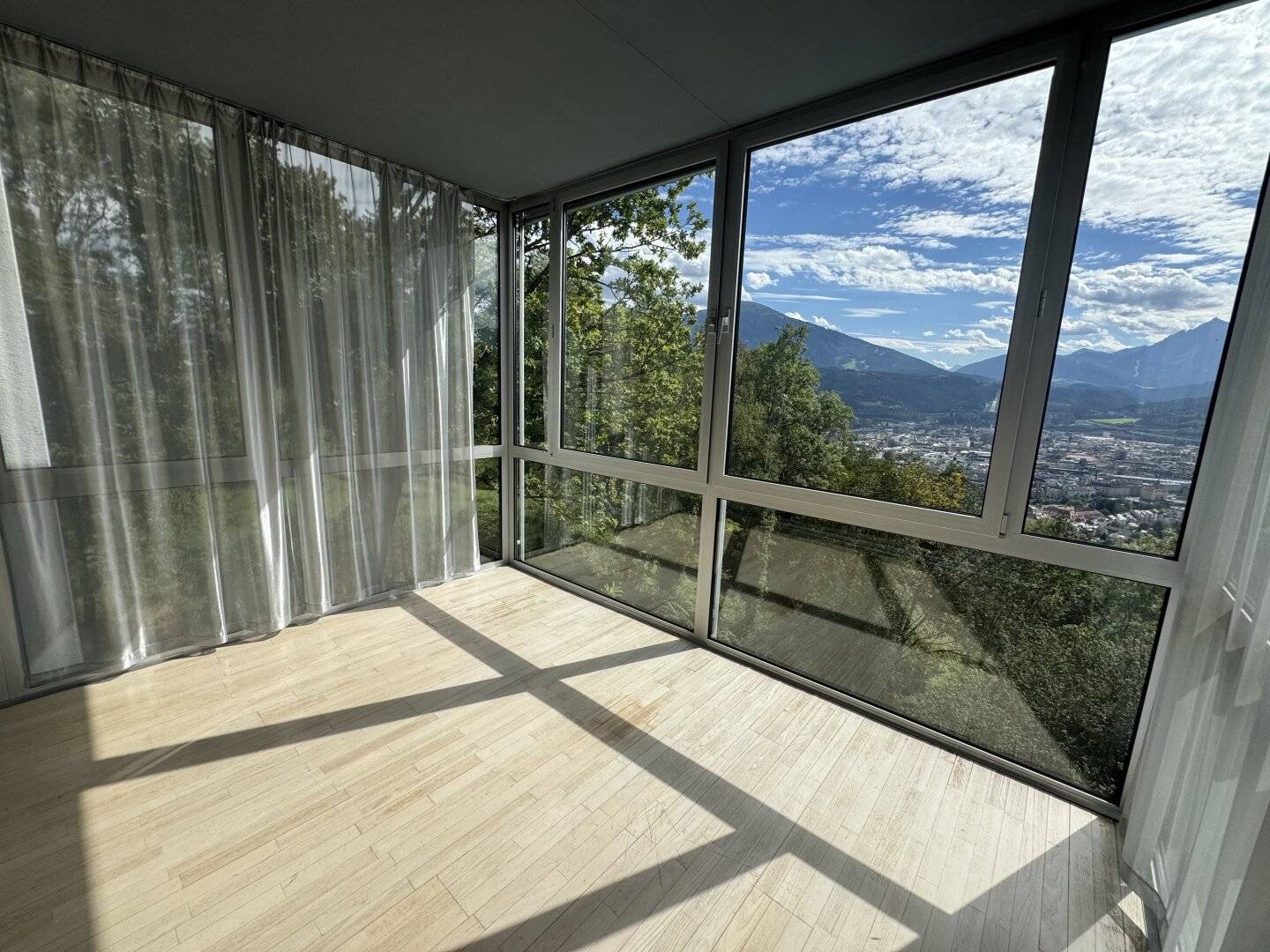 Modern 3-room apartment in Innsbruck Hungerburg with view