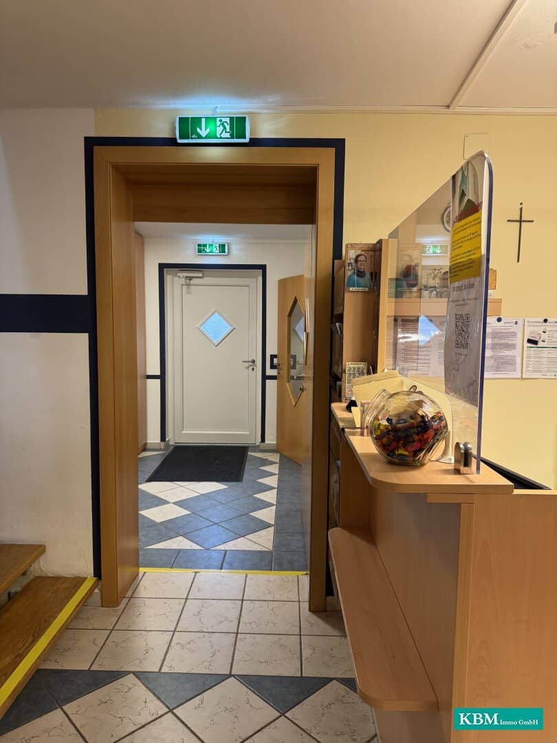 Flexible residential gem with PV system and heat pump in sought-after Tulln housing estate location near the main train station