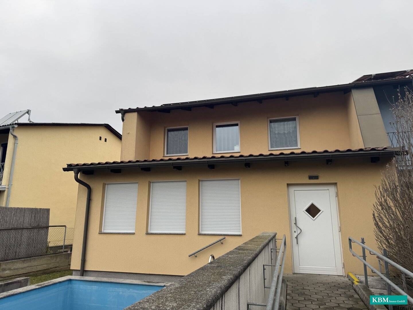Flexible residential gem with PV system and heat pump in sought-after Tulln housing estate location near the main train station