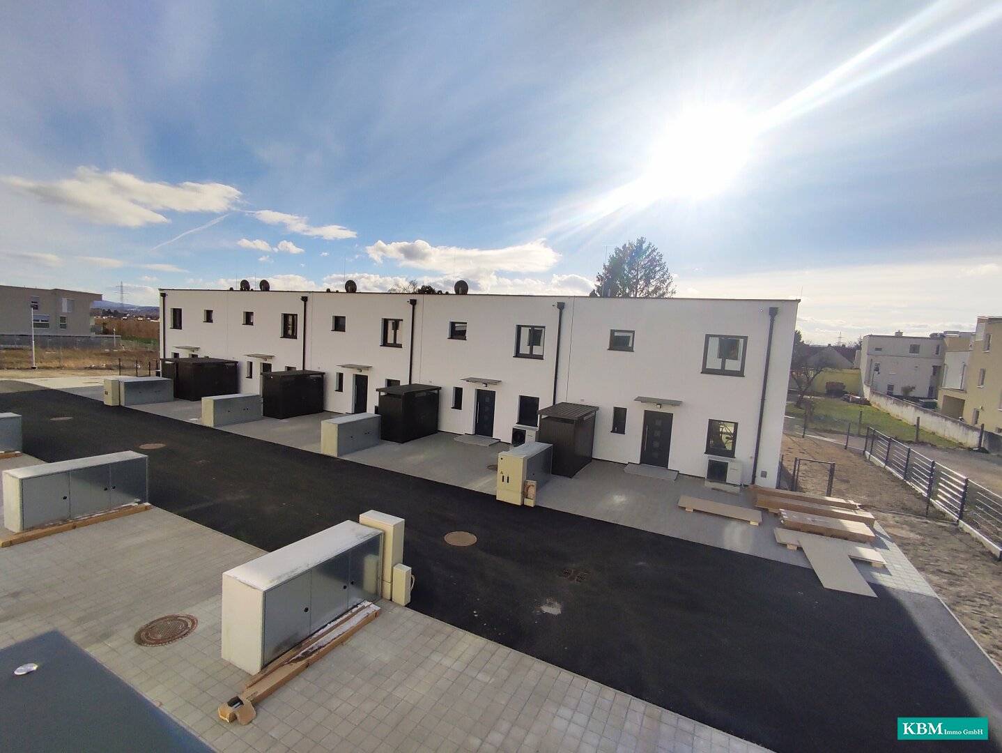 NEW Corner terraced house with large garden in state-of-the-art fittings including KITCHEN, PV and EV charging station prepared