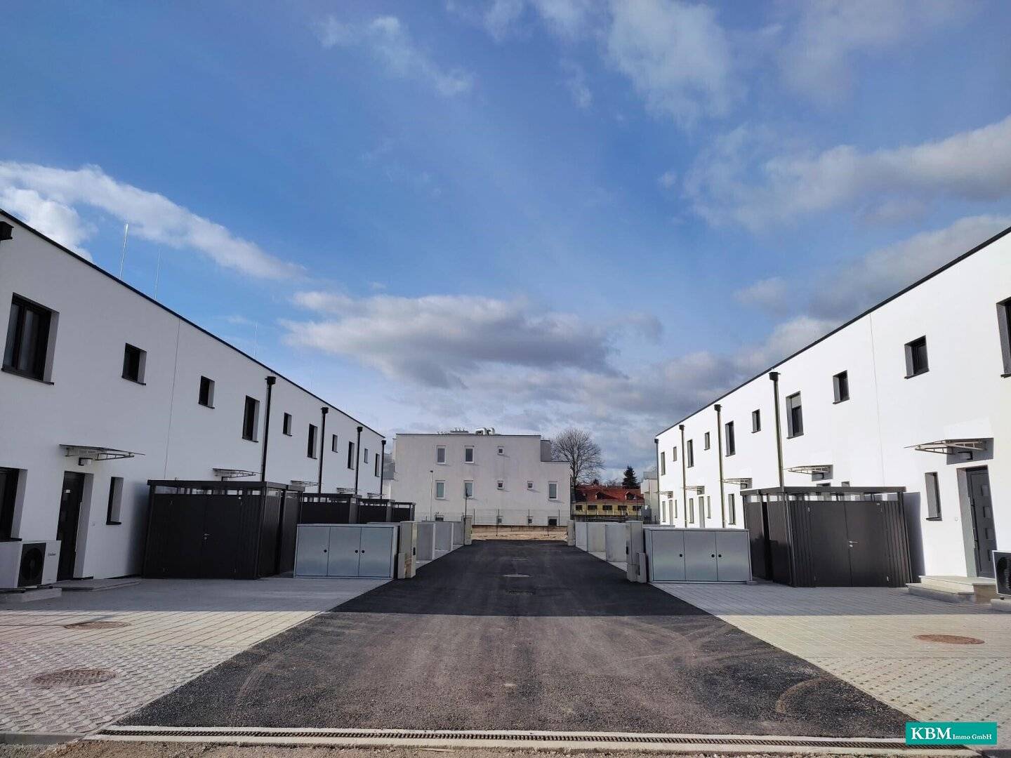 NEW Corner terraced house with large garden in state-of-the-art fittings including KITCHEN, PV and EV charging station prepared