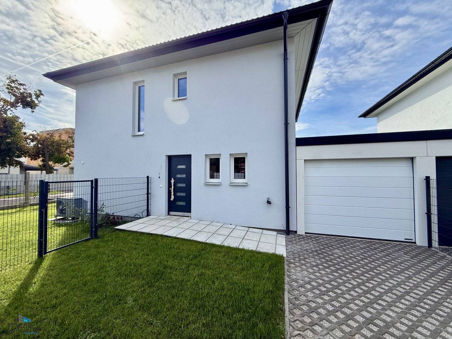 PRICE REDUCTION! Dreamlike 4-room detached house on own land with garage near Kaufpark Vösendorf