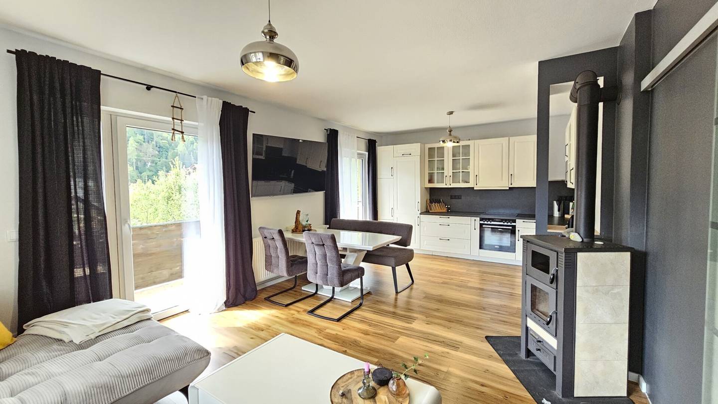 Modern 4-5-room apartment in Berg/Drautal with garden, 2 balconies, top quiet location