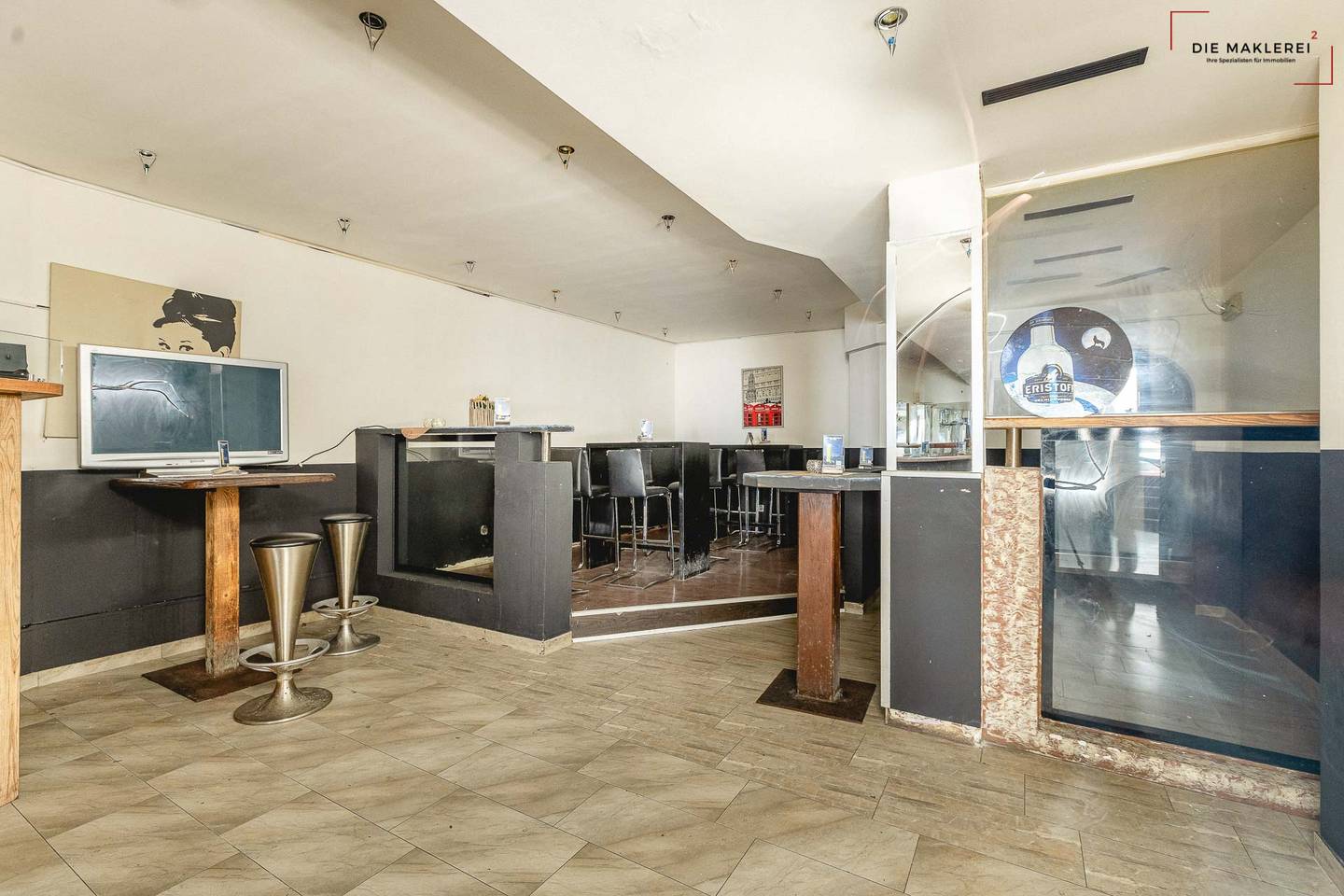 Renovation project apartment in central location with ample storage