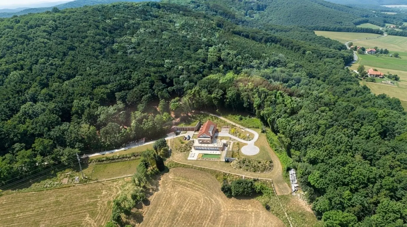 !!! CHALET SISI – AUTARKES LUXUSREFUGIUM INMITTEN DER NATUR DES WIENERWALDES !!!