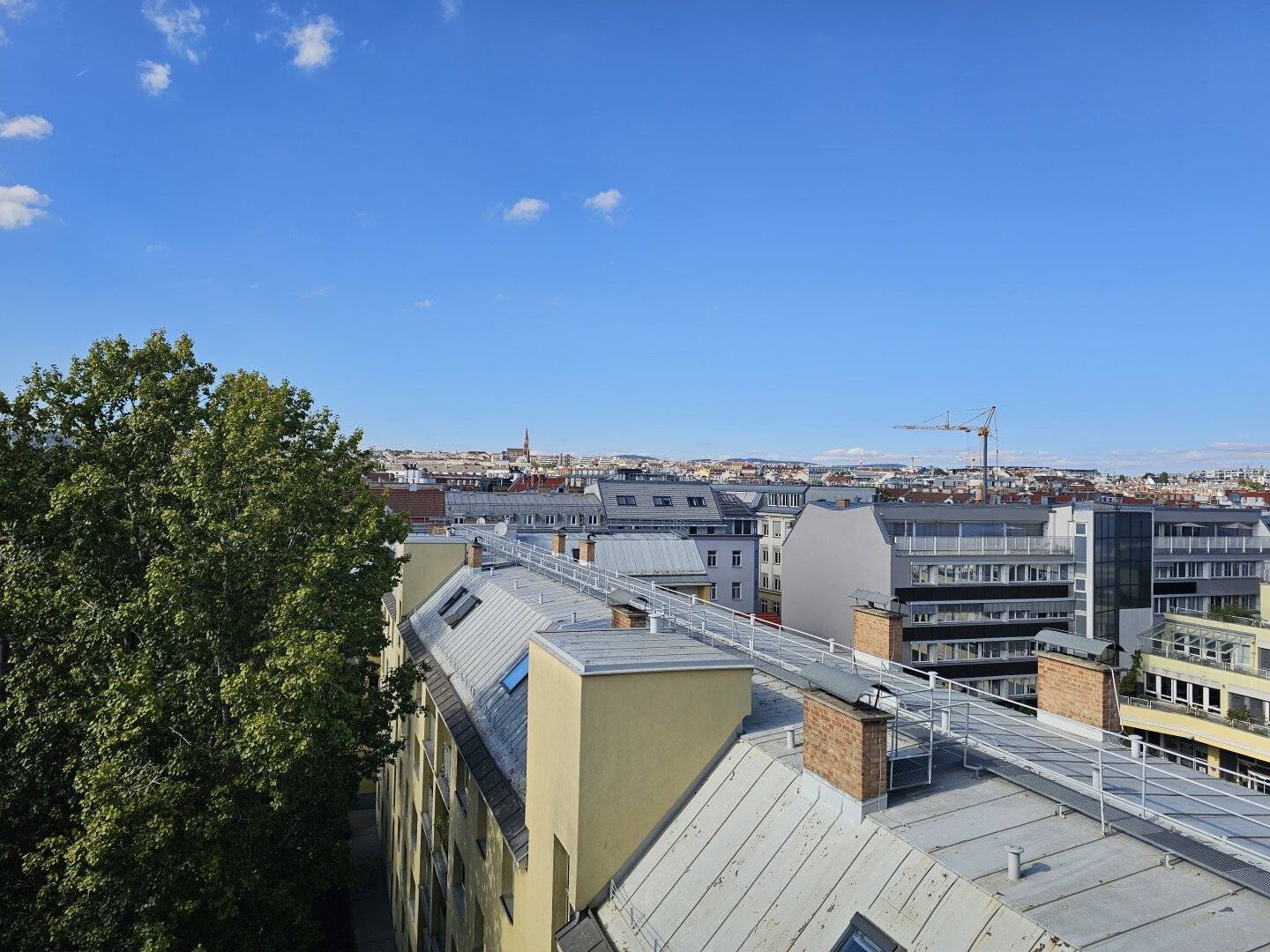 Quiet apartment with city view on 7th floor top floor 3 minutes to U4 and U6 Längenfeldgasse