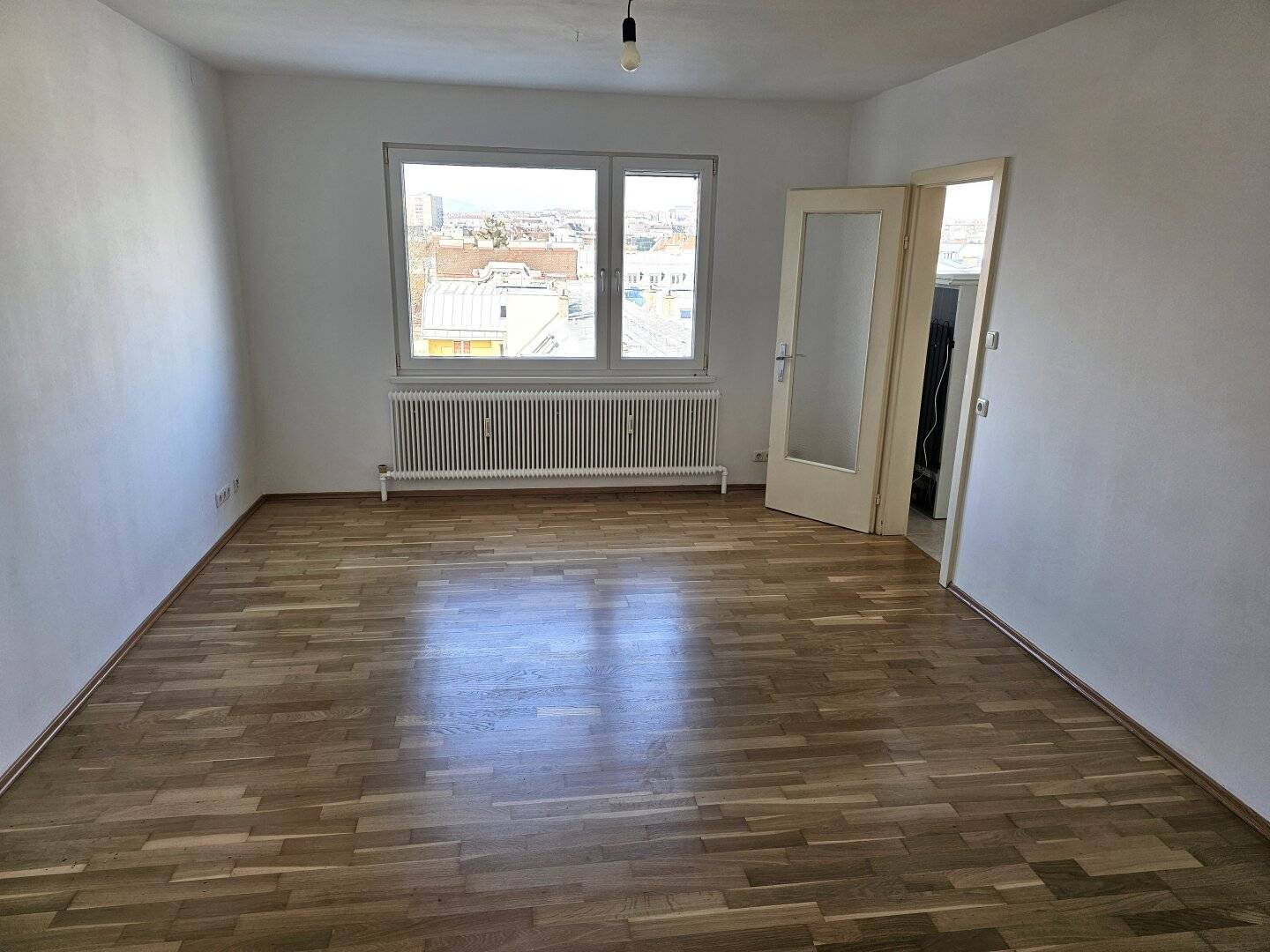 Quiet apartment with city view on 7th floor top floor 3 minutes to U4 and U6 Längenfeldgasse