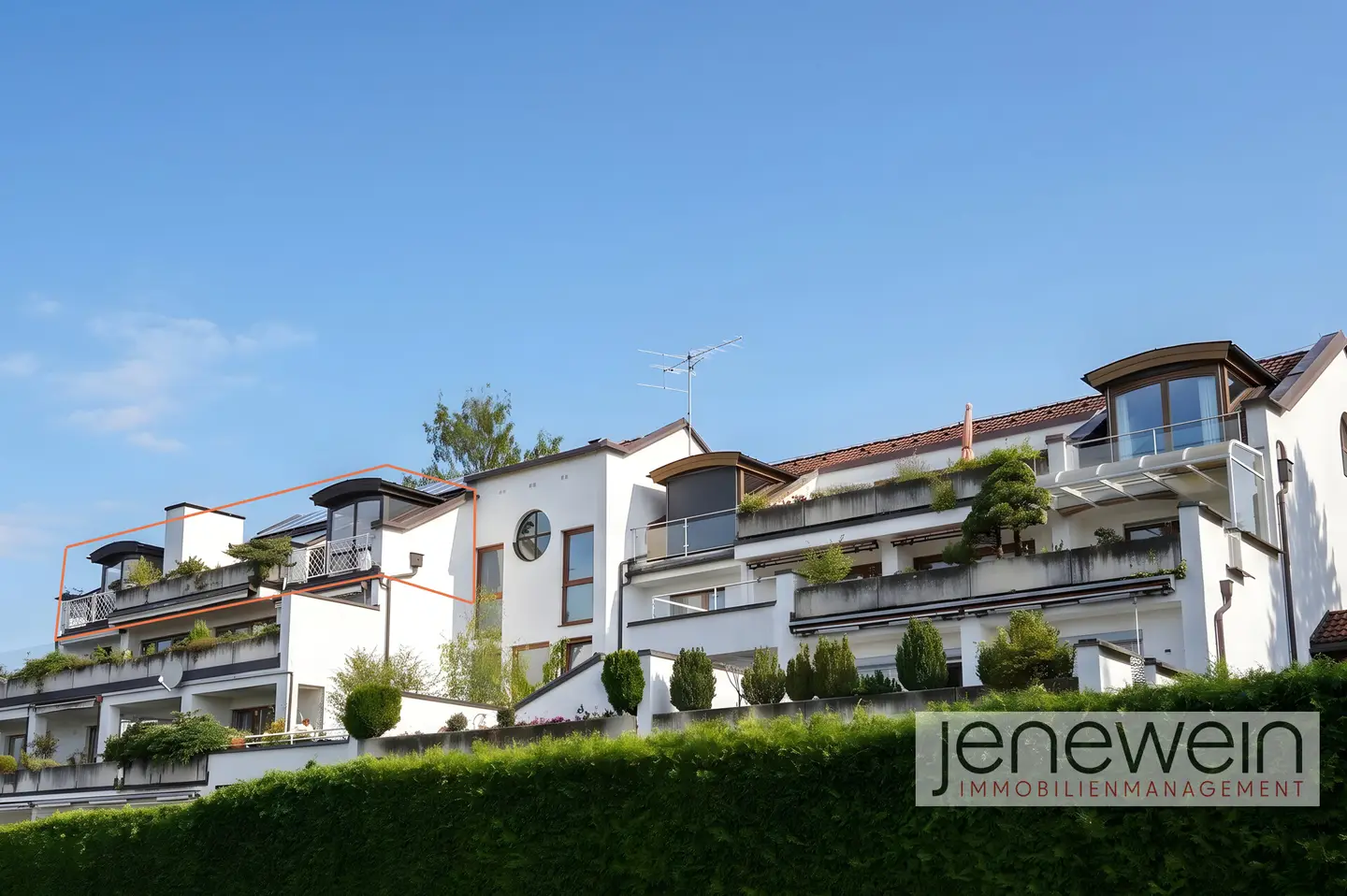 Dachgeschosswohnung with large southwest terrace and mountain view