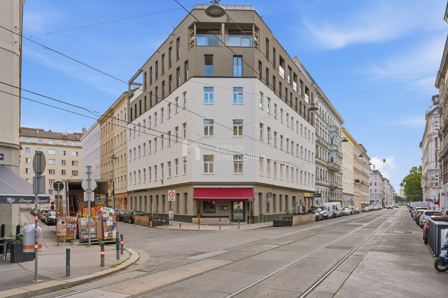 Erstbezug beim Augarten | Gründerzeit-Charakter, neues Dachgeschoss und Lift