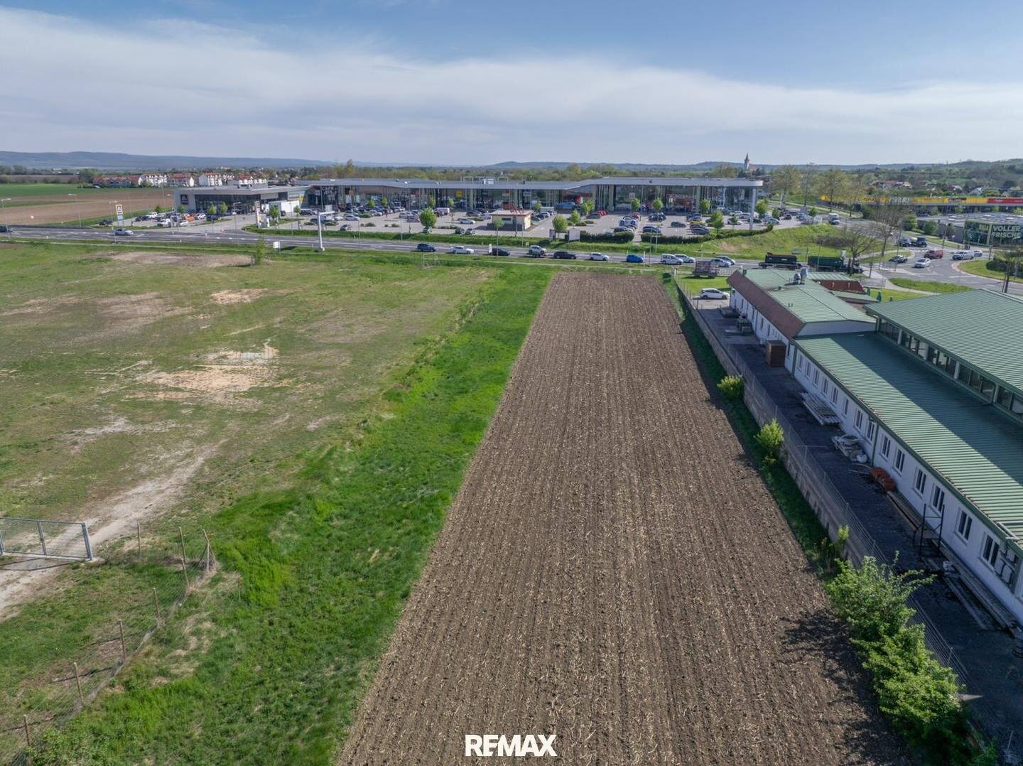 Industrial building plot at the hotspot of the B16 – 11,362 m² directly at the Siegendorf roundabout
