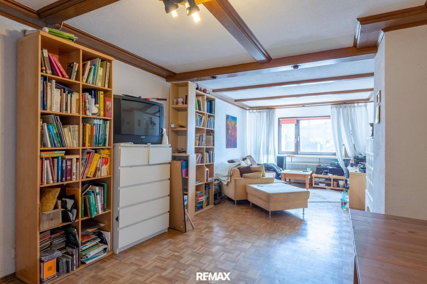 Renovierungsbedürftiges Einfamilienhaus mit idyllischem Garten