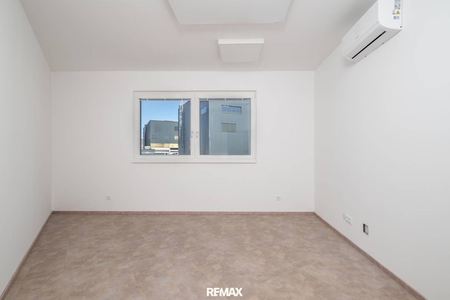 Büro Raum (1)