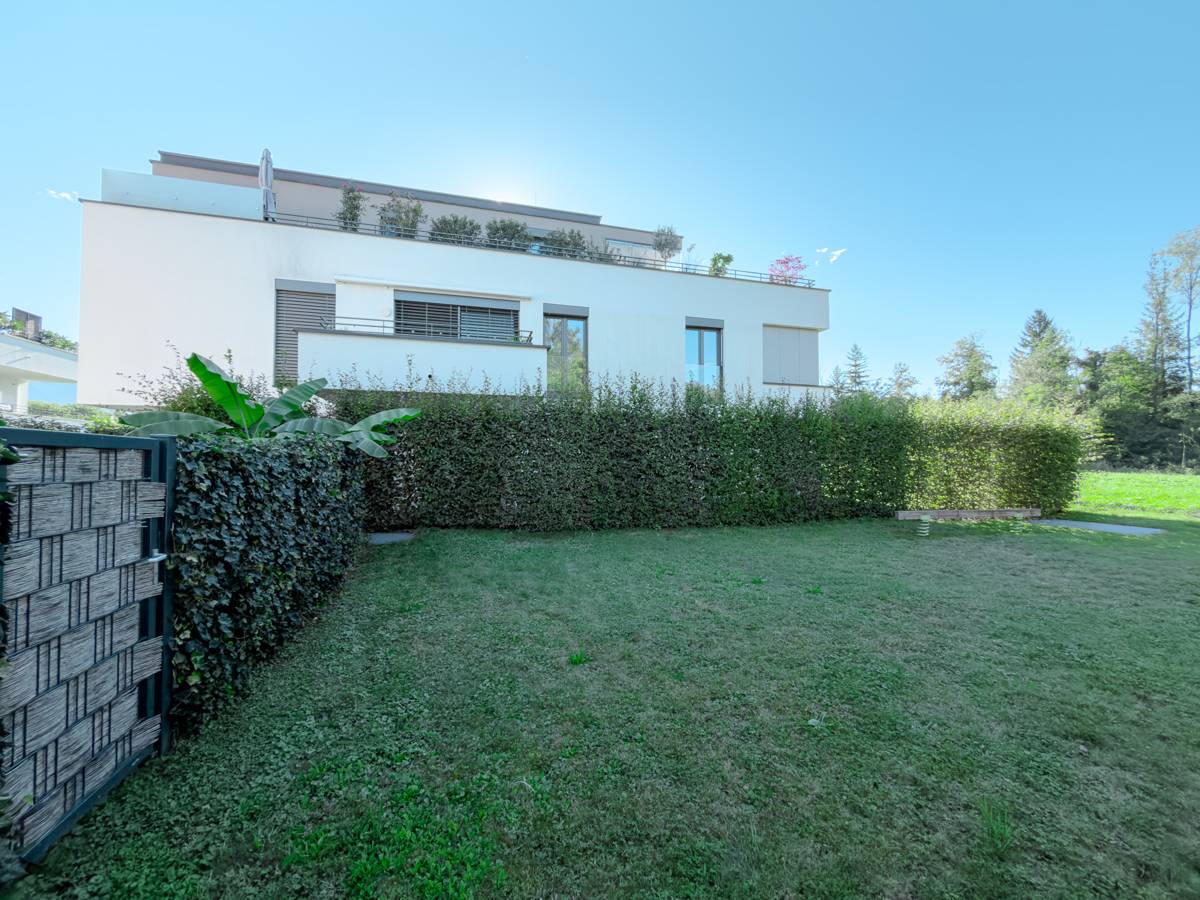 Wohnung with large terrace and bright living spaces