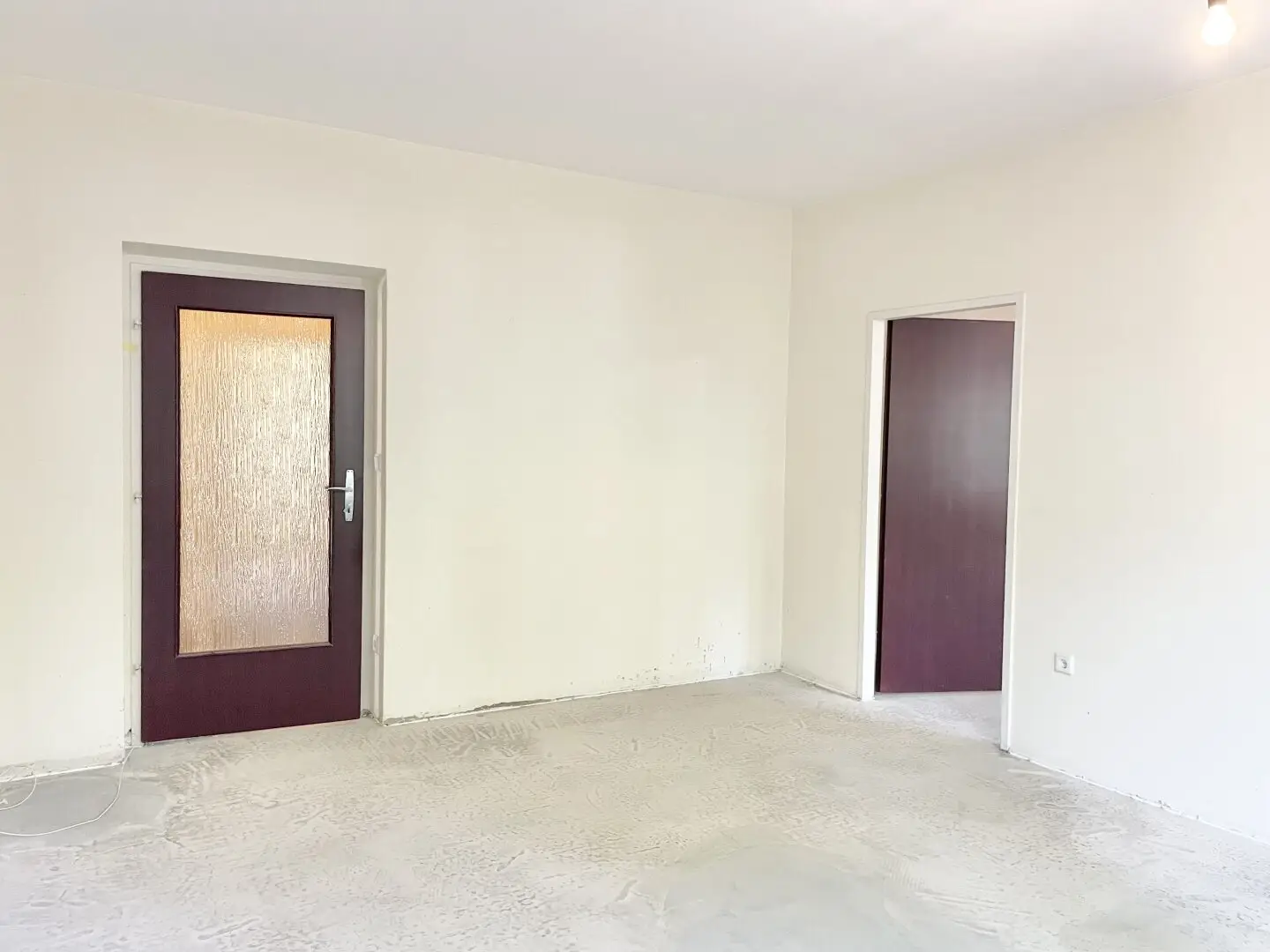 COMMISSION-FREE FROM THE OWNER! INTERESTING 4-ROOM APARTMENT WITH WEST BALCONY IN ATZGERSDORF!