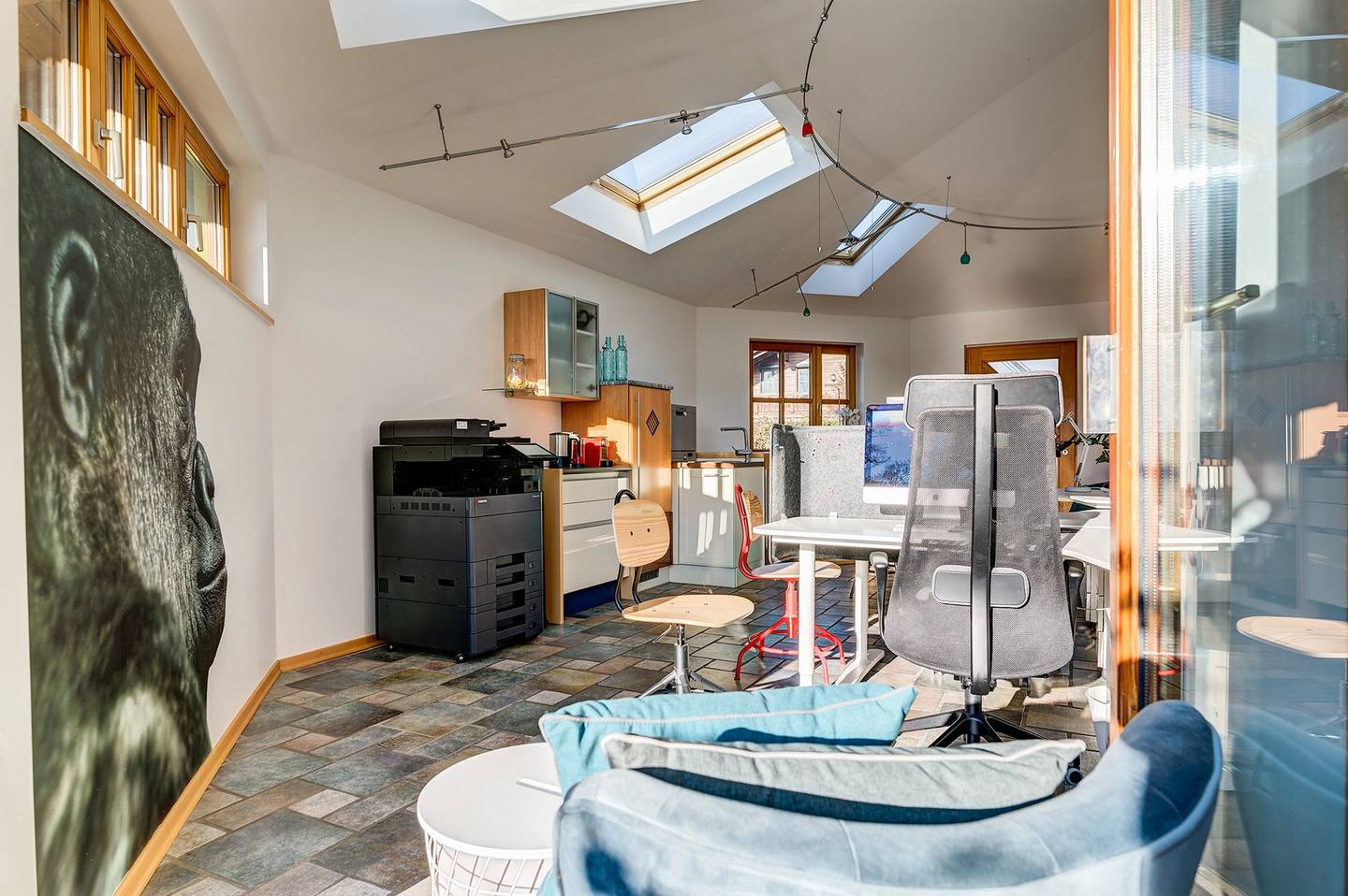 Apartment with sunny conservatory and terrace